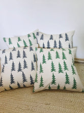 Load image into Gallery viewer, Pack of 4 Christmas Cushions (2 color Combination)
